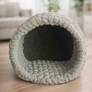 Cozy Gray Knitted Cat Bed